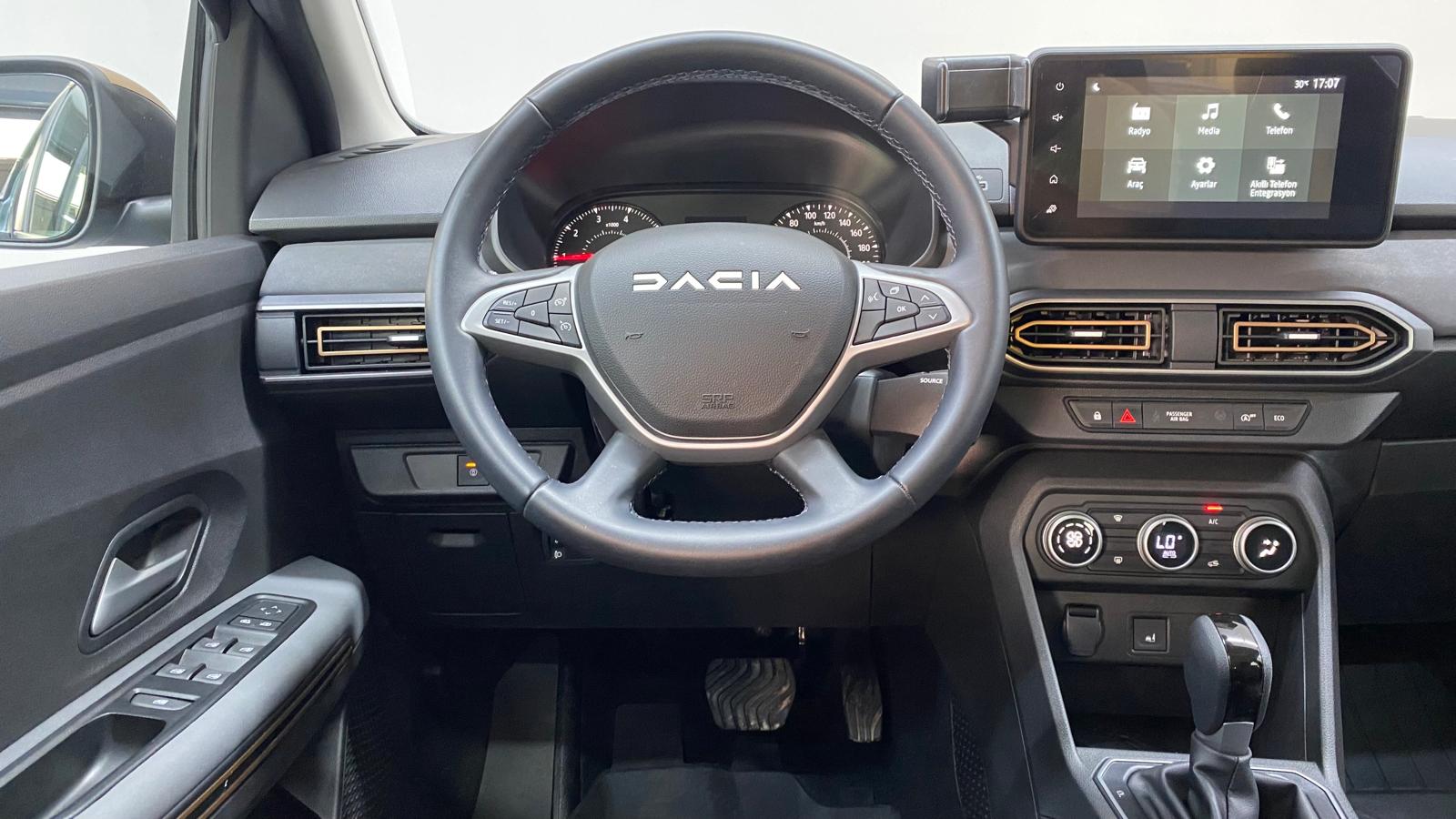 DACIA SANDERO 8